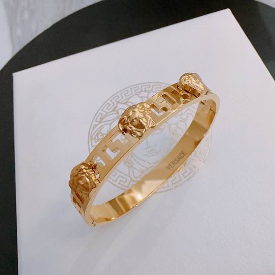 Versace bracelet 12lyh253